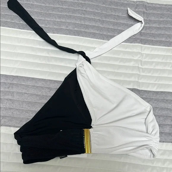 Beach Riot Black and White Bikini - Picture 3 of 7